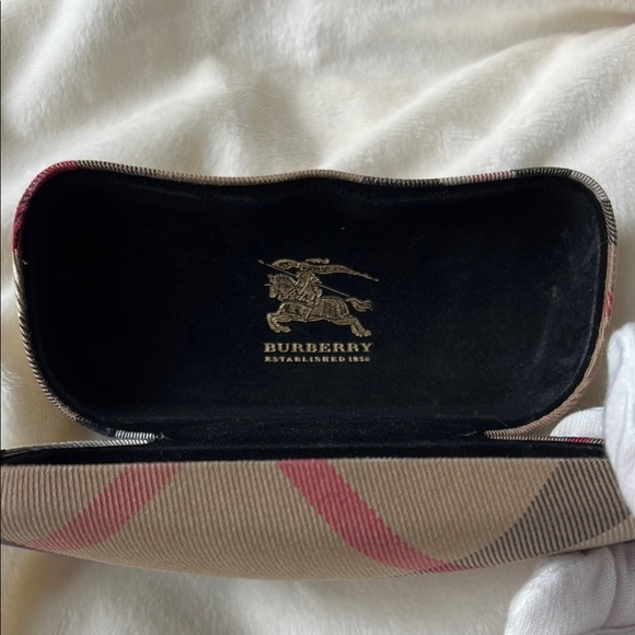 Burberry Clamshell Glasses case - Picture 8 of 13